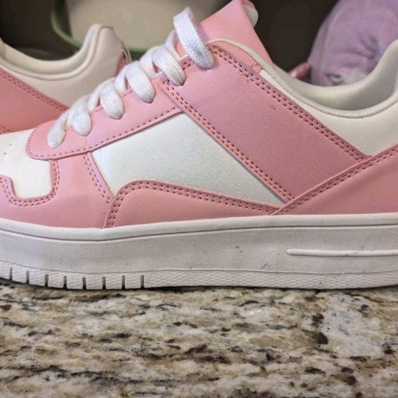 Sneakers - Picture 2 of 3